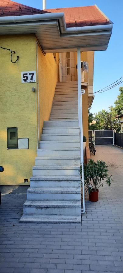 Hi-Bp Garden City Batsanyi Apartment 3 Rooms, Apartment Upstairs Near The City Train With Free Parking Budapešť Exteriér fotografie
