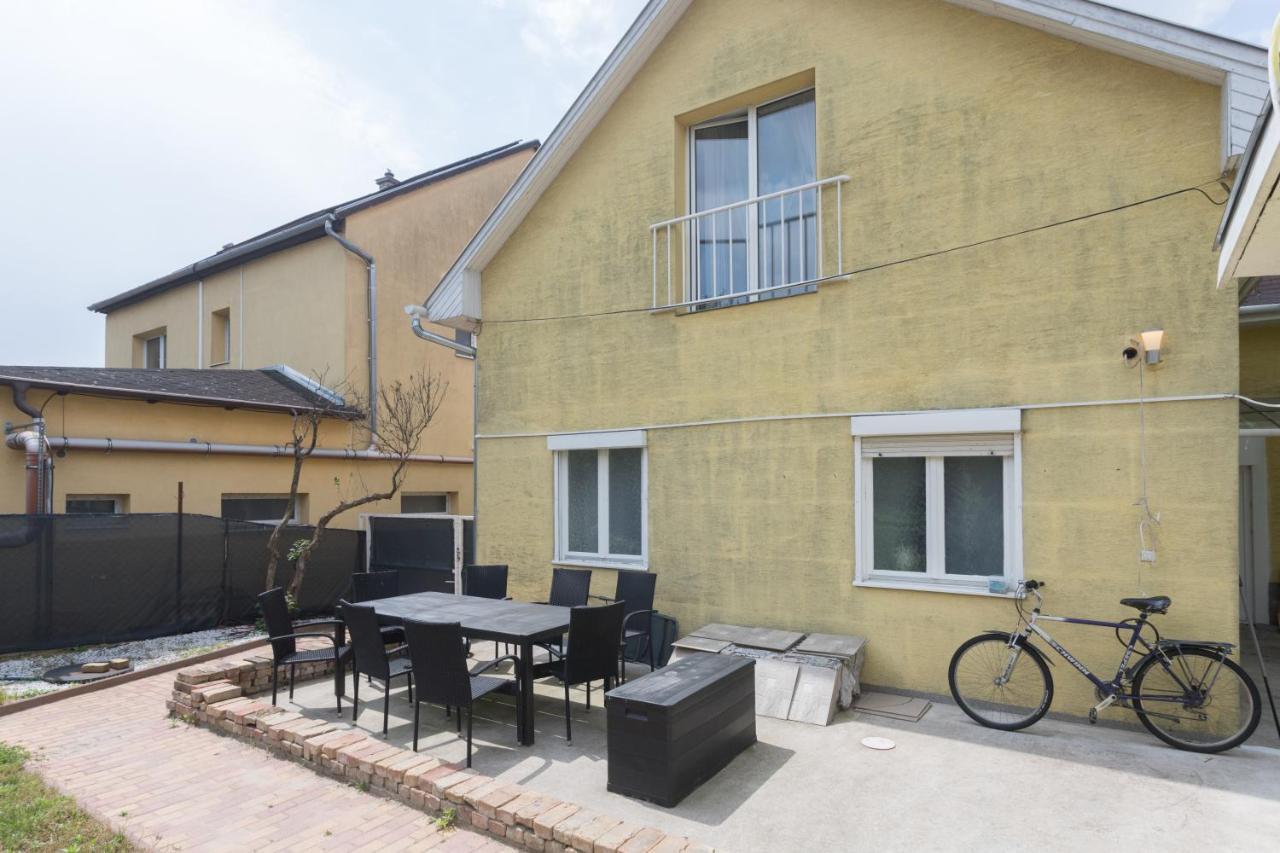 Hi-Bp Garden City Batsanyi Apartment 3 Rooms, Apartment Upstairs Near The City Train With Free Parking Budapešť Exteriér fotografie
