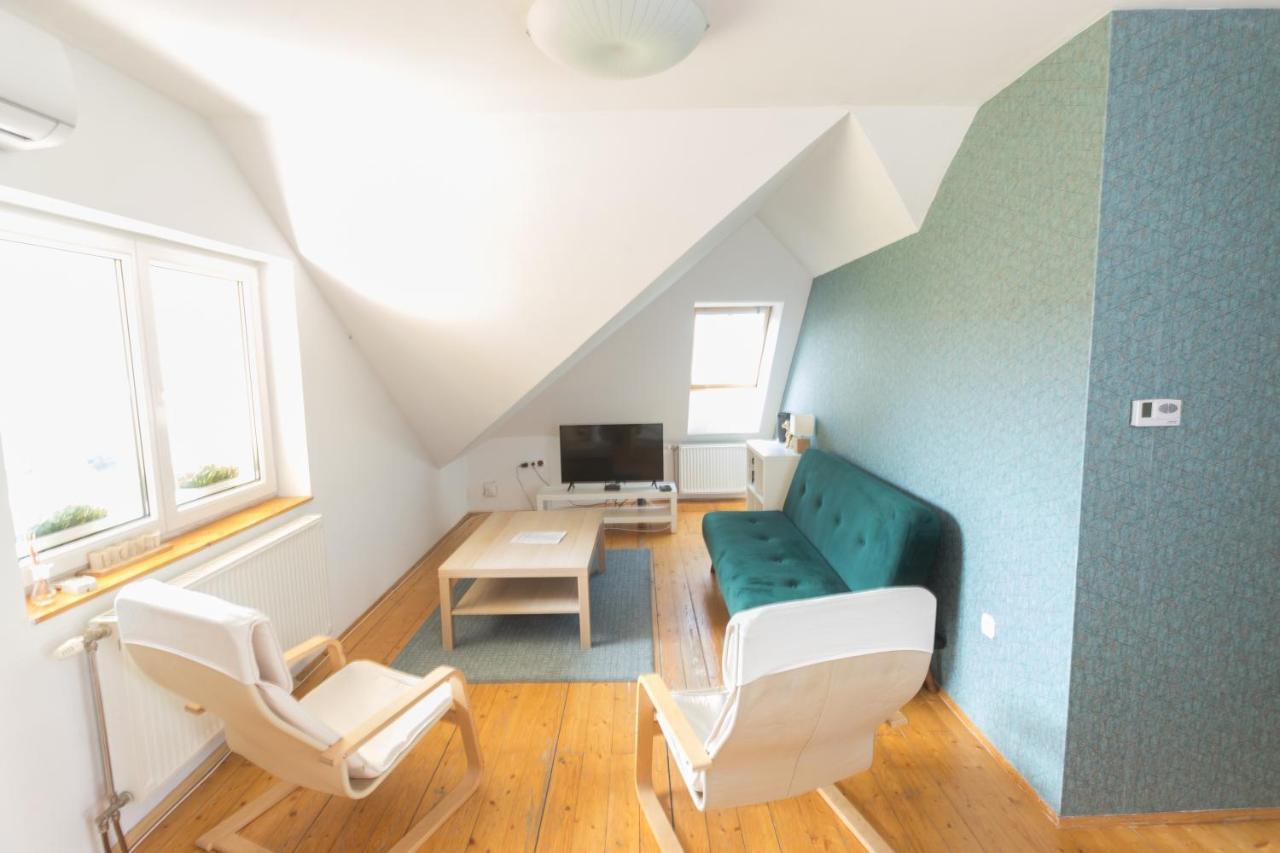 Hi-Bp Garden City Batsanyi Apartment 3 Rooms, Apartment Upstairs Near The City Train With Free Parking Budapešť Exteriér fotografie